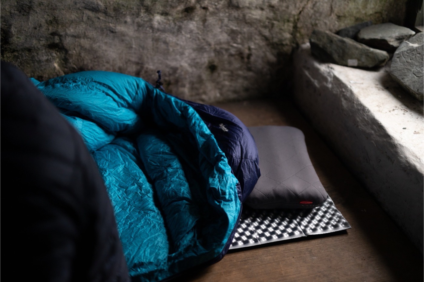 Alpkit SkyeHigh 900 product photograph, view 2